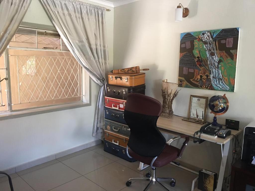 A New Earth Guest Lodge Francistown Buitenkant foto